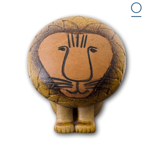 Lisa Larson mellem l�ve figur